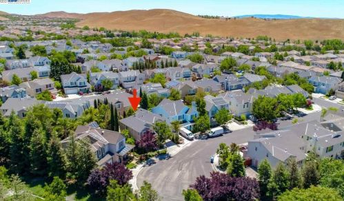 330 Langton Ct, San Ramon CA  94582-4692 exterior