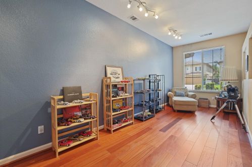 767 Red Barn Pl, Lathrop CA  95330-8975 exterior