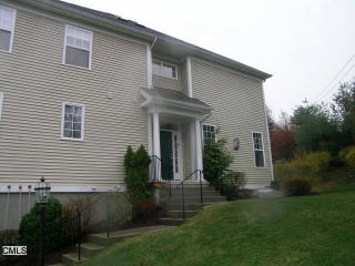 1 Crestview Ln, Danbury, CT 06810-7162