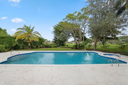 4315 Lakewood Dr, Delray Beach FL  33445-9004 exterior