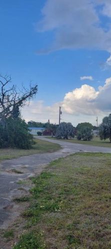 1425 Riverview Dr, Moore Haven, FL 33471-5648