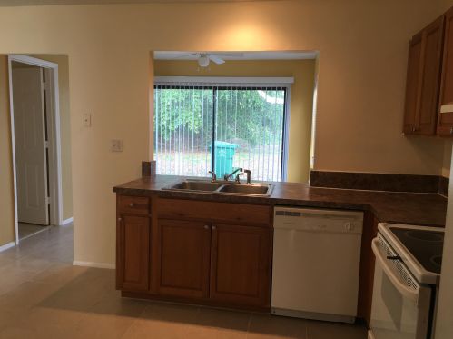 1917 Burgundy Ln, Fort Pierce, FL 34952-8812