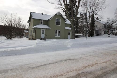 701 Oak St, Spooner, WI 54801-1227