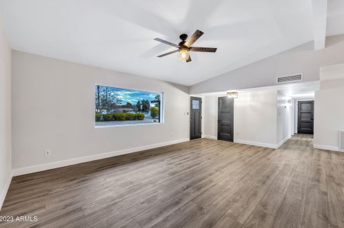 7142 12 St, Phoenix AZ 85022-3801 exterior