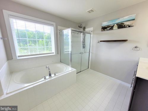 16399 Kramer Estate Dr, Woodbridge VA  22191-6003 exterior