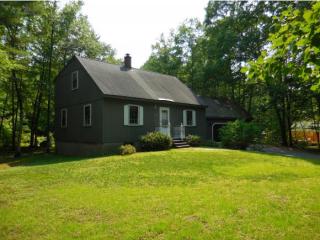 20 Higgins Ave, Sandown, NH 03873-2528