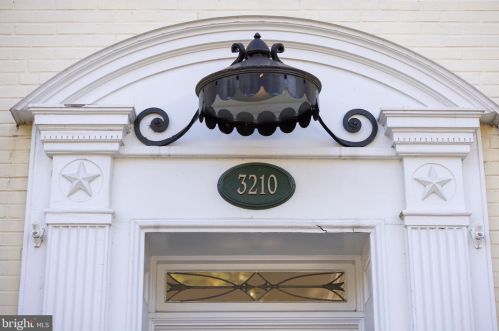 3210 R St, Washington DC  20024-3419 exterior