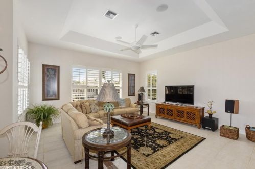 446 Bayside Ave, Naples FL 34108-2314 exterior