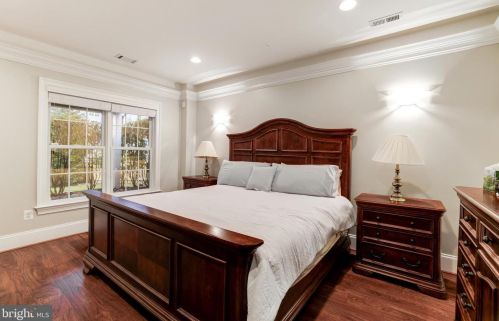 43331 Riverpoint Dr, Leesburg VA 20176-1296 exterior