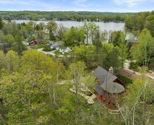 4869 Riverview Dr, Hubertus WI  53033-9777 exterior