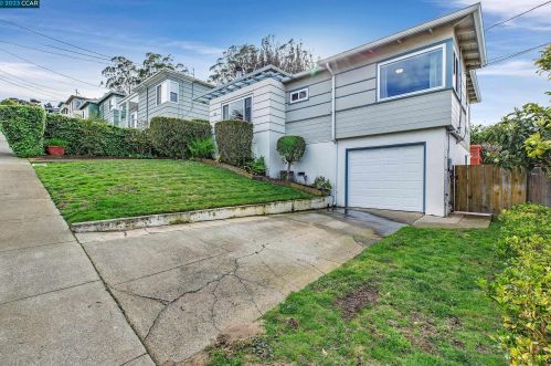 1054 Gilman Dr, Daly City, CA 94015-2001