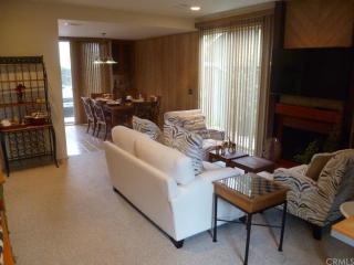 335 Cypress Dr, Laguna Beach CA  92651-1676 exterior