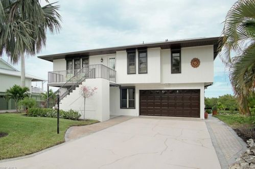 5610 Queens Kew, Bonita Springs FL  34134-3801 exterior