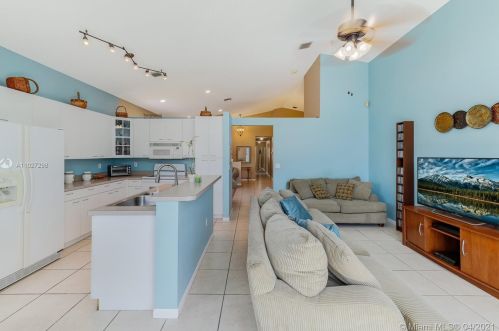 15726 16 Ct, Hollywood FL 33026-0509 exterior