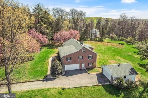 116 Governor Markham Dr, Glen Mills, PA 19342-1033