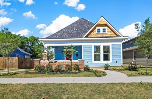 1600 College Ave, Fort Worth, TX 76104-4525