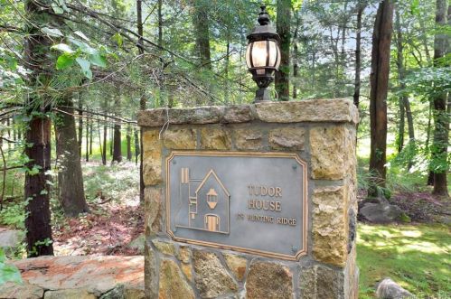 178 Hunting Ridge Rd, Stamford, CT 06903-2314
