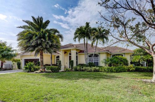 1241 Bimini Ln, West Palm Beach, FL 33404-2770