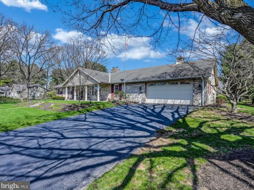 1203 Lincoln Heights Ave, Ephrata, PA 17522-1520