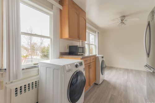 79 Irene St, North Lindenhurst NY 11757-1239 exterior