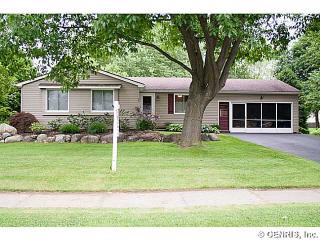 34 Cindy Ln, Rochester, NY 14626-1202