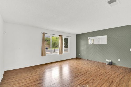 762 Peach St, San Jacinto CA  92583-2804 exterior