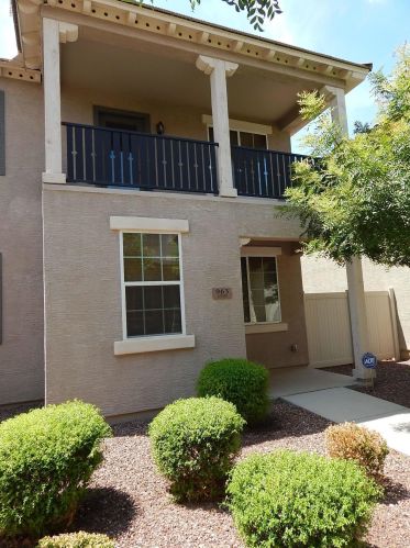 963 Henry Ln, Gilbert, AZ 85296-1477