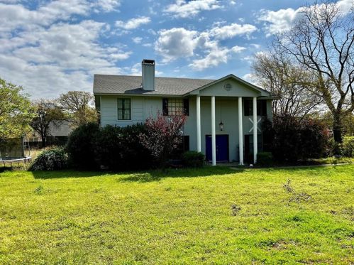 8459 Shady Grove Rd, Fort Worth, TX 76182-8259