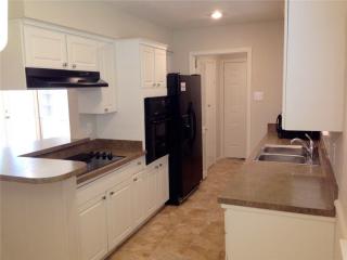 735 Kingswood Ave, Richardson TX  75080-3122 exterior