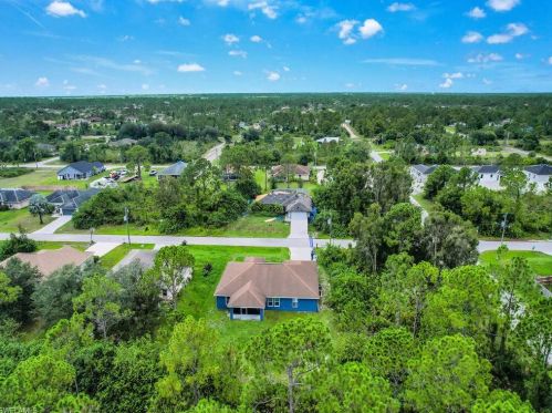 2916 48th St, Lehigh Acres, FL 33971-7733