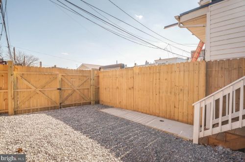 617 18th St, Washington DC 20020-6812 exterior