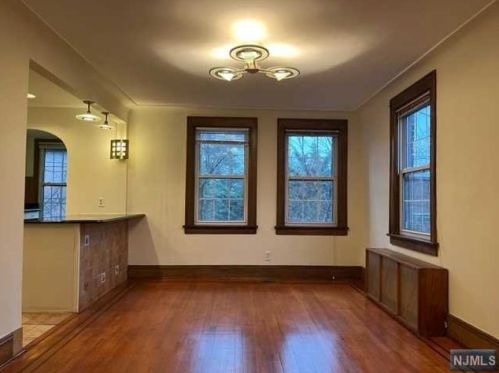 455 Hillside Ave, Palisades Park NJ  07650-1346 exterior