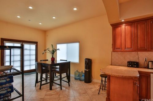 8816 Elston Ave, Downey CA  90240-2225 exterior