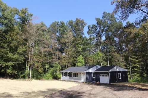 121 Bull Hill Rd, Colchester, CT 06415-2625