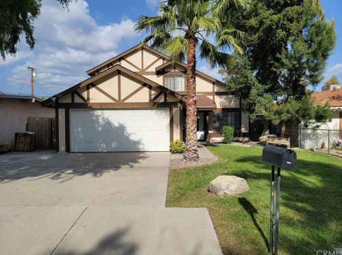 3035 Lawrence Ave, San Bernardino, CA 92404-2550