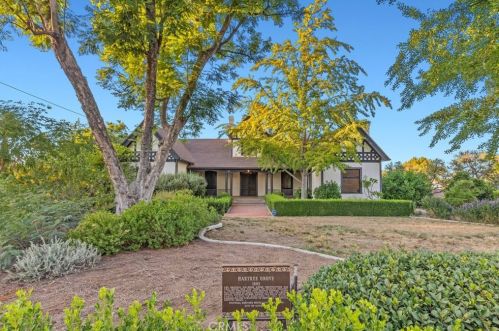 6475 Victoria Ave, Riverside, CA 92506-5146