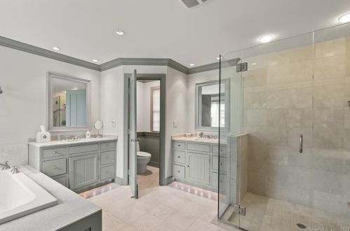 39 Cedar Ln, Ridgefield CT  06877-5301 exterior