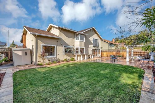 1066 Cross Springs Ct, San Jose CA  95120-1516 exterior