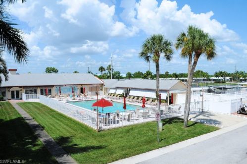 11581 Dogwood Ln, Fort Myers Beach FL  33931-7130 exterior