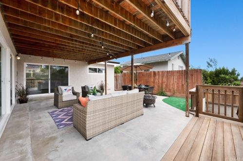 2114 Caddington Dr, Palos Verdes Estates CA  90275-2015 exterior