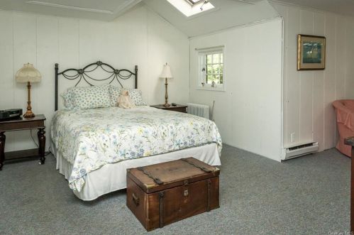 1093 Knollwood Rd, White Plains NY  10603-1100 exterior