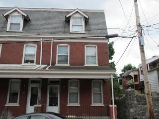 556 Spruce St, Lancaster, PA 17603-3353