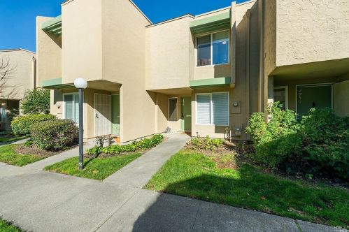 2948 Yulupa Ave, Santa Rosa, CA 95405-8658