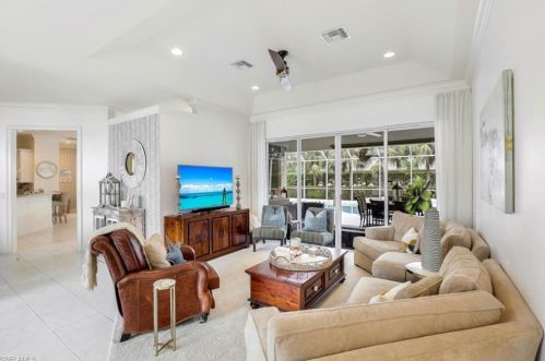 2142 Imperial Cir, Naples FL  34110-1037 exterior