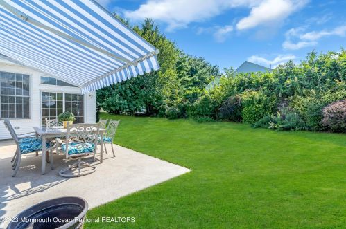 11 Dawnwinds Ct, Lakewood NJ  08701-7517 exterior