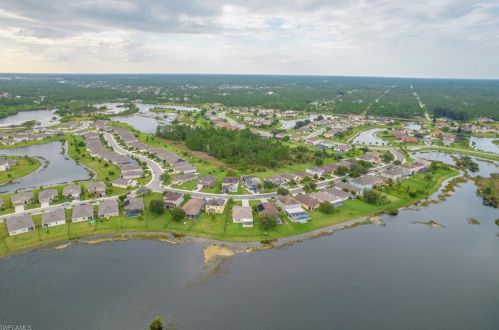 18112 Horizon Vw Blvd, Lehigh Acres FL 33972-4813 exterior