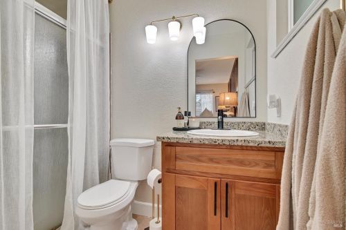 403 Temple Dr, Vacaville CA  95687-5146 exterior