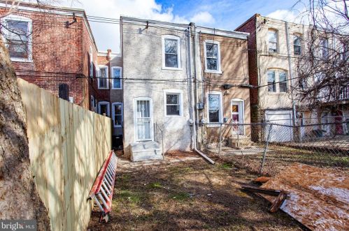 6526 Chew Ave, Philadelphia PA 19120-2332 exterior