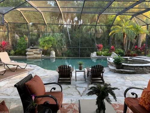 1619 Manchester Ct, Naples FL  34109-0430 exterior