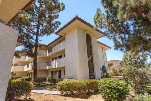 4235 Asher St, San Diego CA 92110-3655 exterior